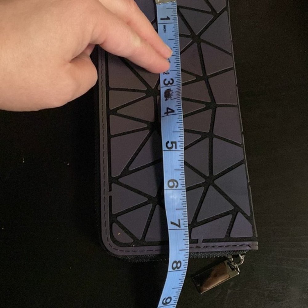 Geometric Luminous Reflective Wallet - Picture 5 of 7